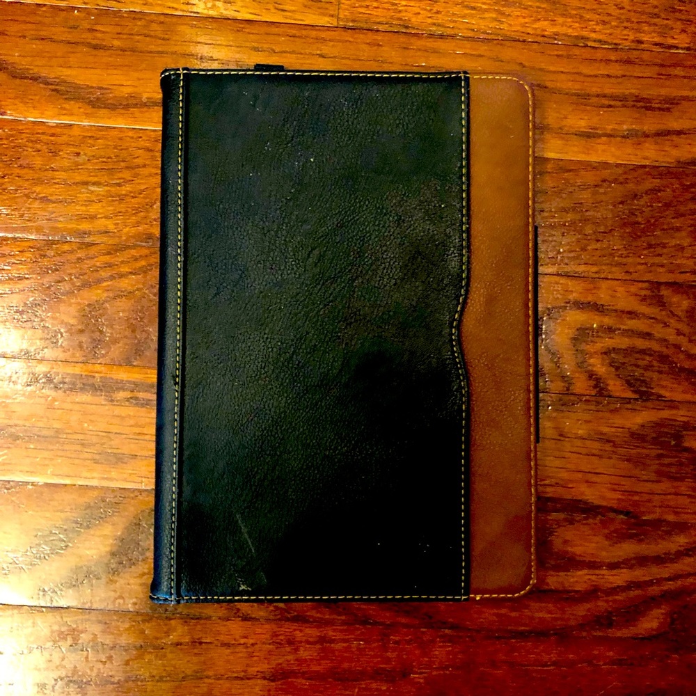 iPad Pro (6th Gen) Leather Case